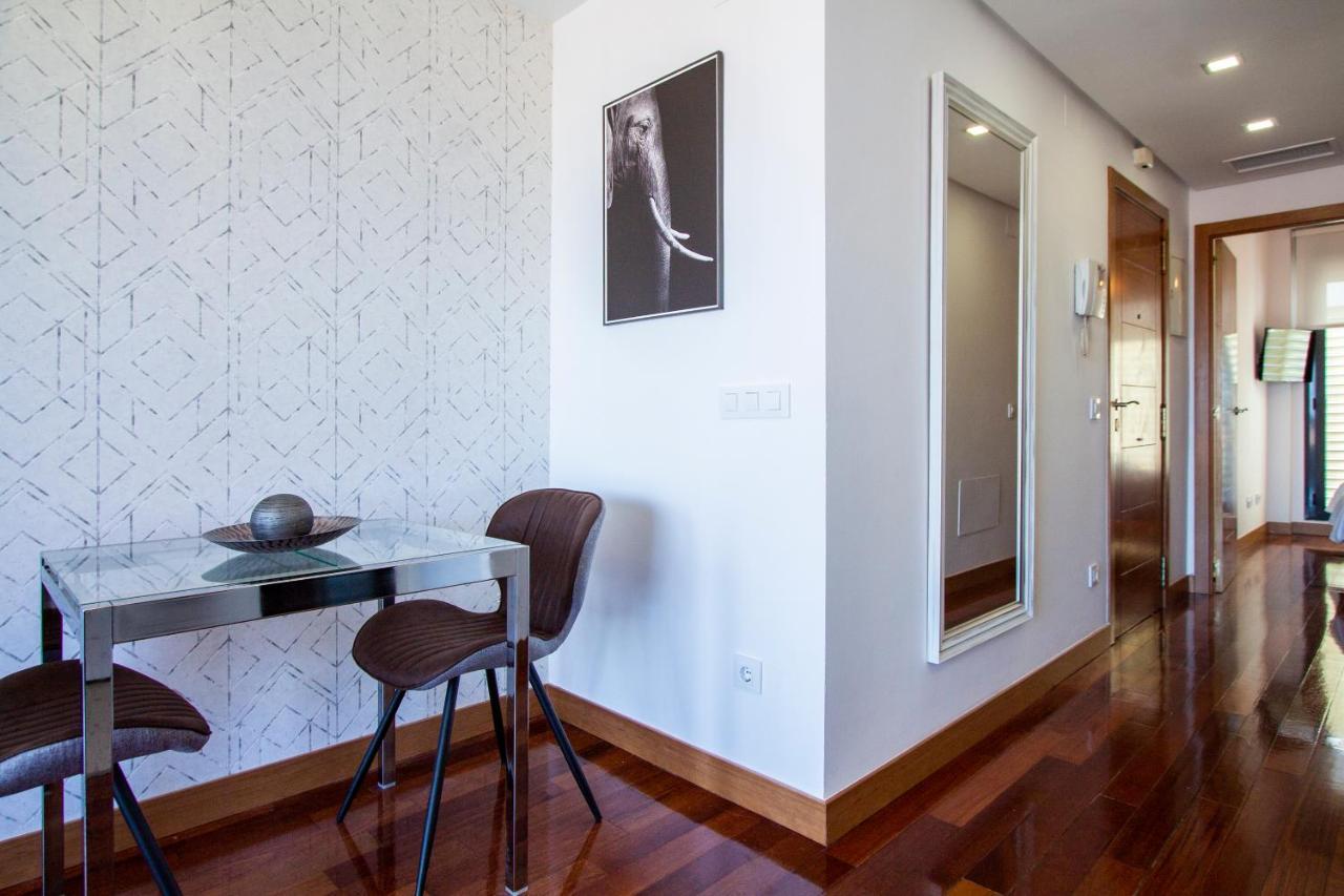 Apartamentos Castilla Luz Business Madrid Eksteriør bilde